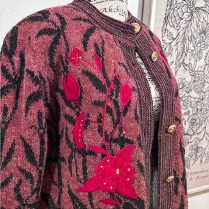 Vintage-Style Floral Cardigan with Red Appliqué Design